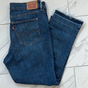 Levi’s 724 high rise straight 31 straight leg cropped jeans frayed leg